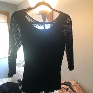 Lace quarter sleeve blouse